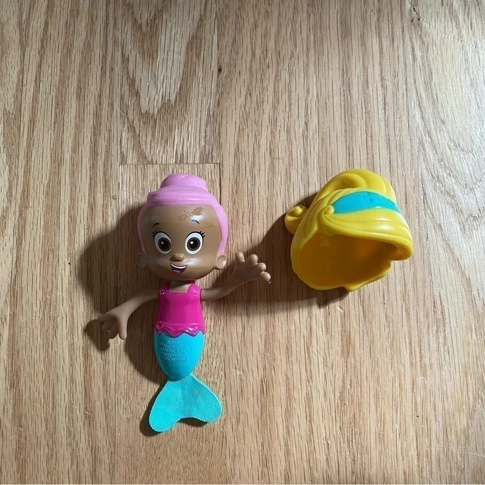 Nickelodeon Bubble Guppies Molly Snap and Dress Mermaid Toy Figure